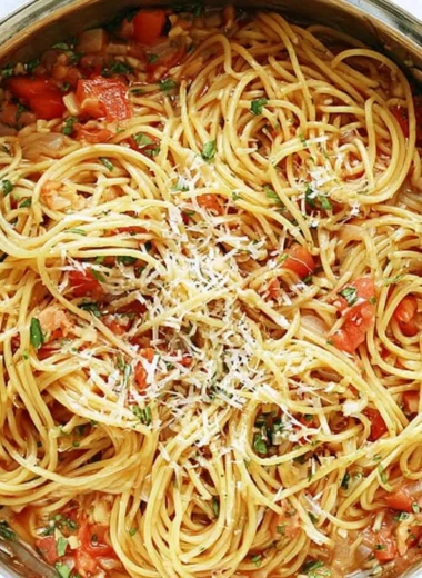 Delicious one pot pasta dish with fresh ingredients and vibrant colors