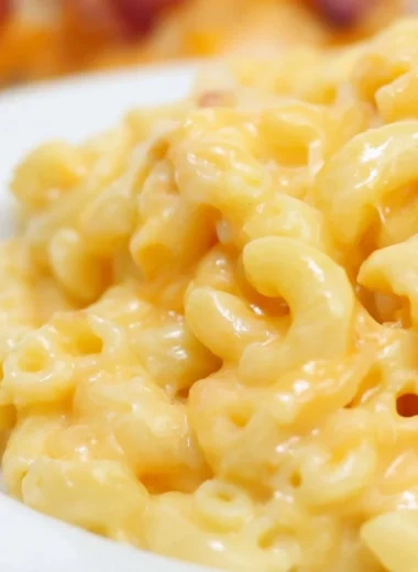 Cozy Chick-fil-A copycat mac and cheese served in a bowl